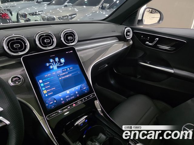 Mercedes-Benz C-Class 2026 — photo 13