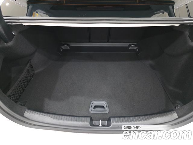 Mercedes-Benz C-Class 2026 — photo 16