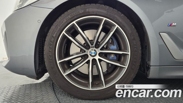 BMW 5-Series 2023 — photo 6