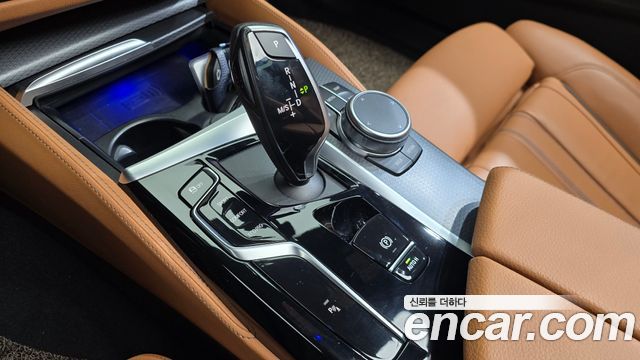 BMW 5-Series 2023 — photo 9