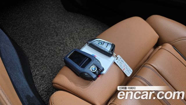 BMW 5-Series 2023 — photo 15