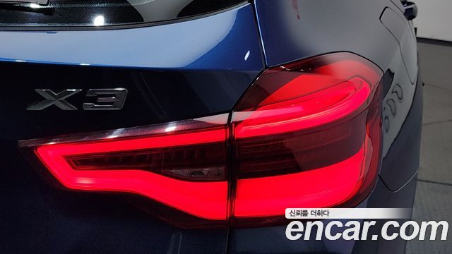 BMW X3 2018 — photo 9