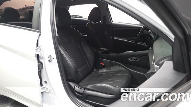 Hyundai AVANTE 2024 — photo 16