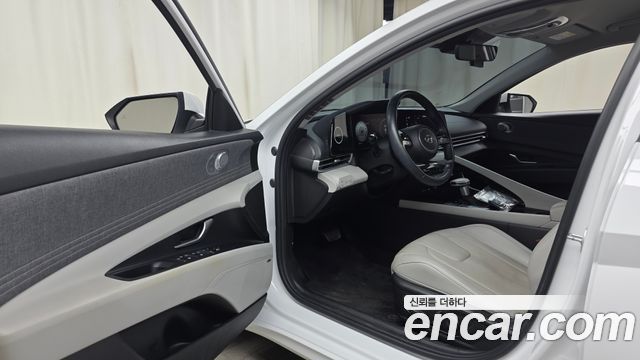 Hyundai AVANTE 2021 — photo 13