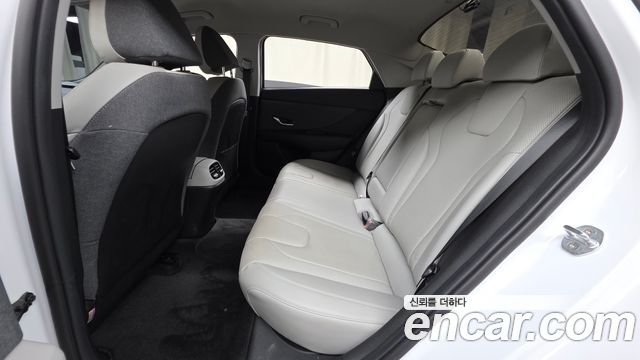 Hyundai AVANTE 2021 — photo 18