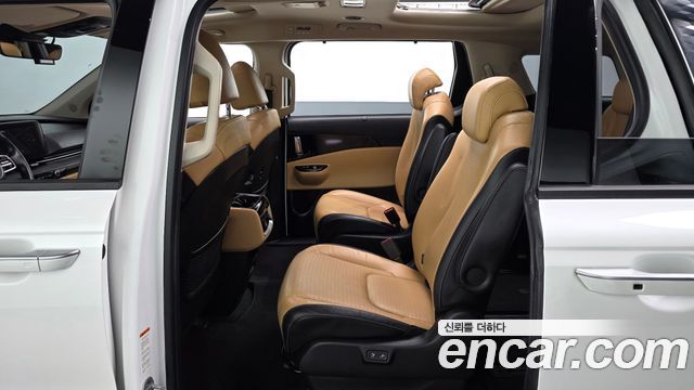 Kia Canival 2021 — photo 18