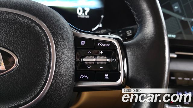 Kia Canival 2021 — photo 22