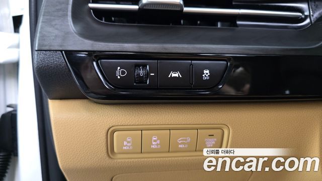 Kia Canival 2021 — photo 25