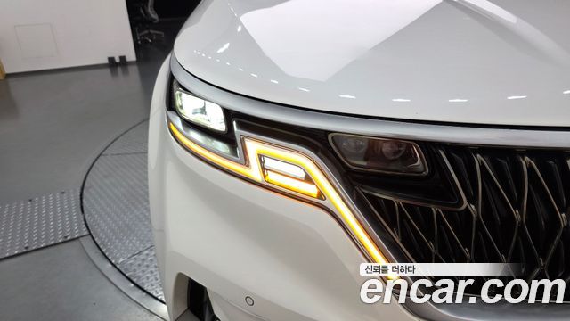 Kia Canival 2021 — photo 8