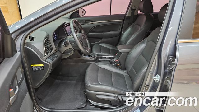 Hyundai AVANTE 2016 — photo 9