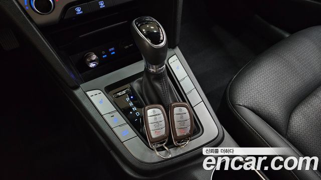 Hyundai AVANTE 2016 — photo 11