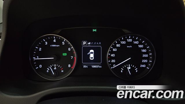 Hyundai AVANTE 2016 — photo 12
