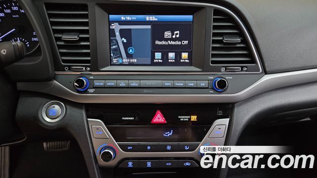 Hyundai AVANTE 2016 — photo 15