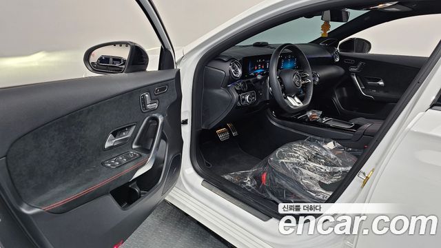 Mercedes-Benz A-Class 2025 — photo 13