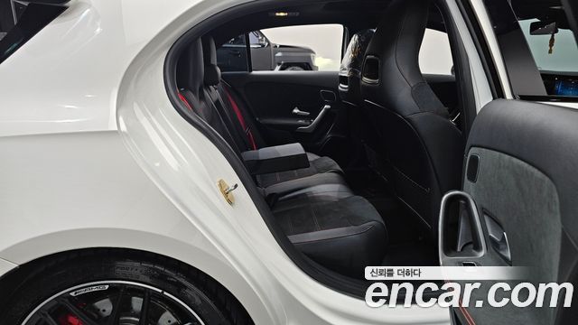 Mercedes-Benz A-Class 2025 — photo 17