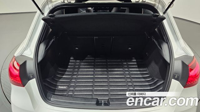 Mercedes-Benz A-Class 2025 — photo 23