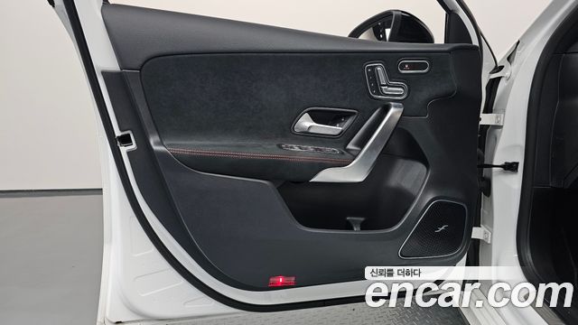 Mercedes-Benz A-Class 2025 — photo 14