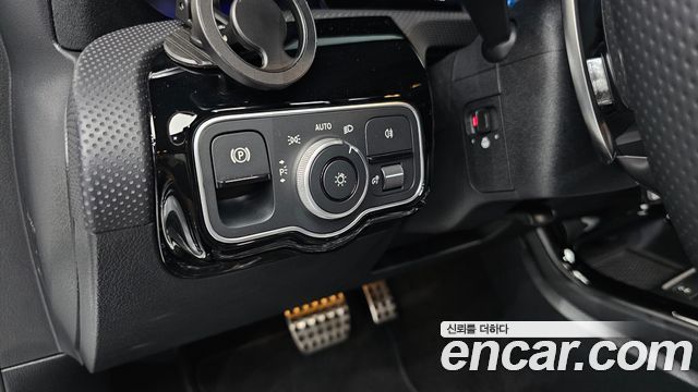Mercedes-Benz A-Class 2025 — photo 27