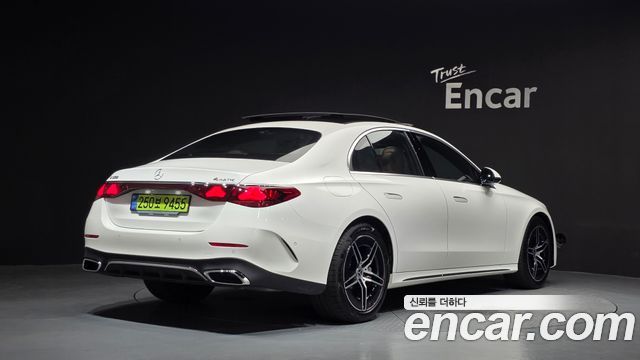 Mercedes-Benz E-Class 2026 — photo 2