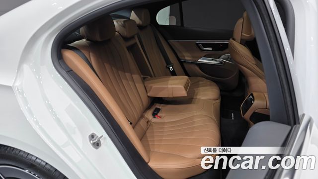 Mercedes-Benz E-Class 2026 — photo 17