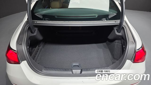 Mercedes-Benz E-Class 2026 — photo 25