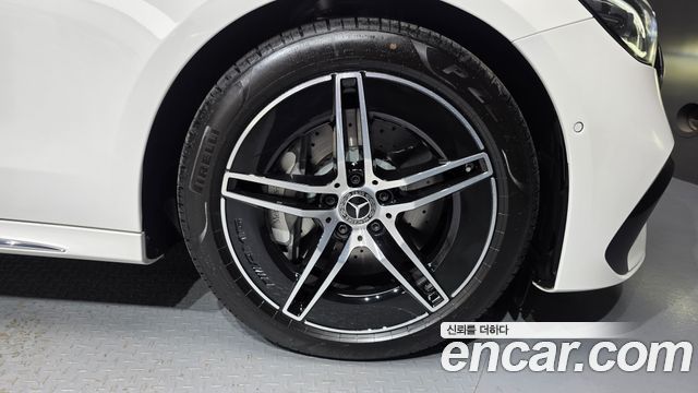 Mercedes-Benz E-Class 2026 — photo 7