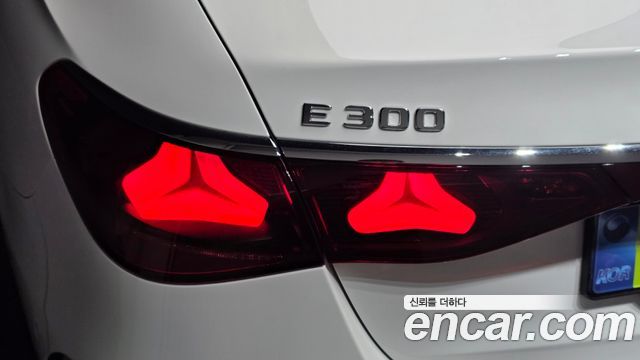 Mercedes-Benz E-Class 2026 — photo 9