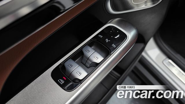 Mercedes-Benz GLC-Class 2026 — photo 26