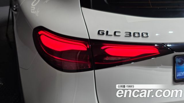 Mercedes-Benz GLC-Class 2026 — photo 9