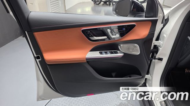 Mercedes-Benz GLC-Class 2026 — photo 14
