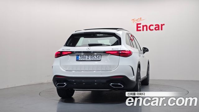 Mercedes-Benz GLC-Class 2026 — photo 4