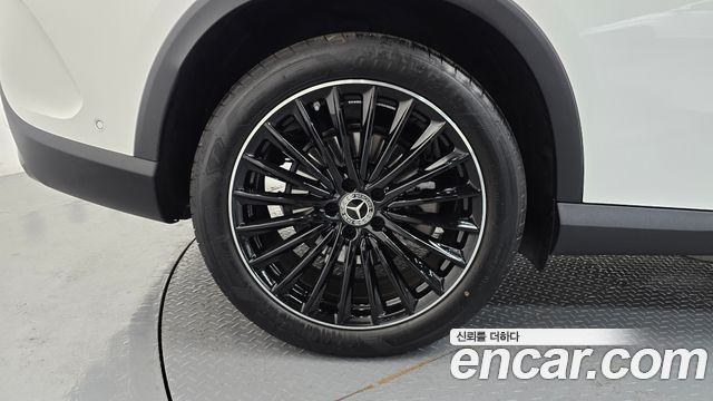 Mercedes-Benz GLC-Class 2026 — photo 5