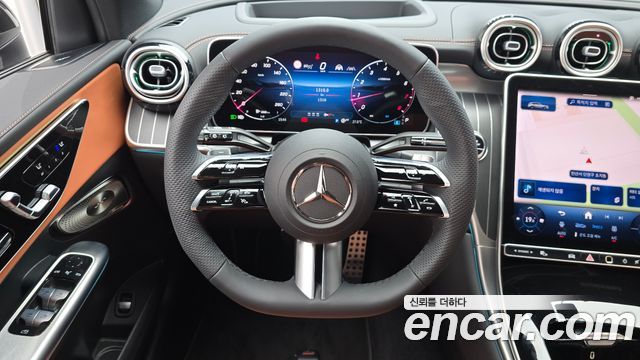 Mercedes-Benz GLC-Class 2026 — photo 12