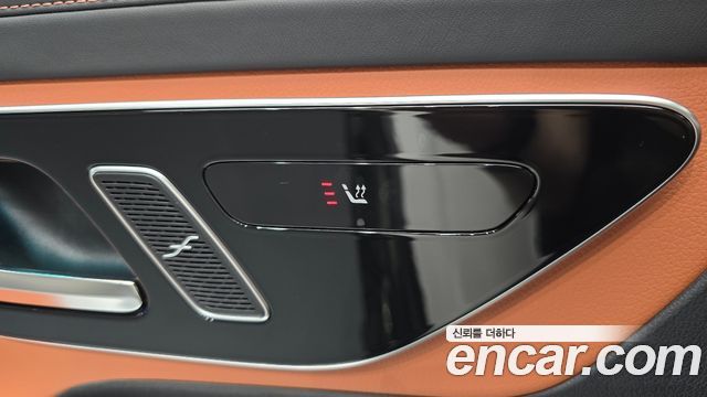 Mercedes-Benz GLC-Class 2026 — photo 16