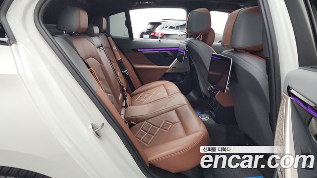 BMW 5-Series 2024 — photo 17