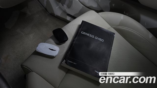 Genesis GV60 2022 — photo 24