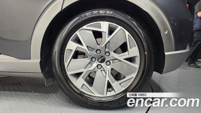 Genesis GV60 2022 — photo 7
