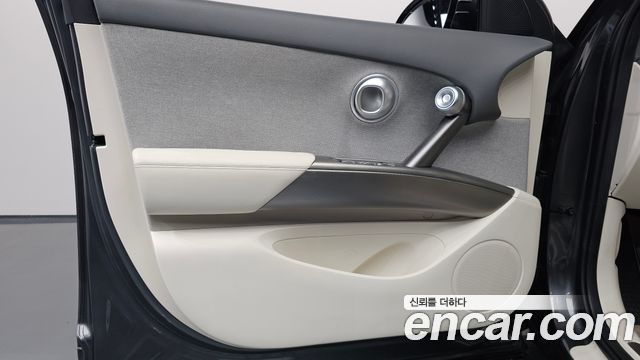 Genesis GV60 2022 — photo 14