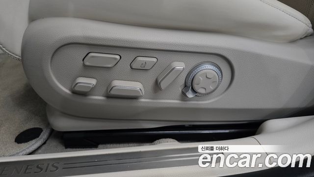 Genesis GV60 2022 — photo 31