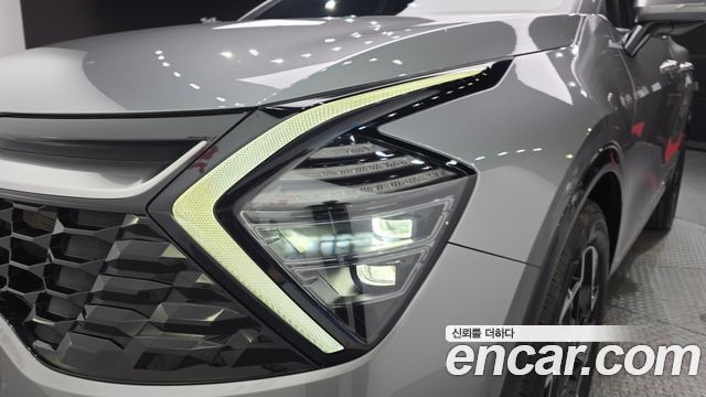 Kia Sportage 2023 — photo 8