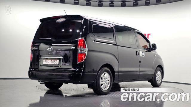 Hyundai Starex 2016 — photo 2