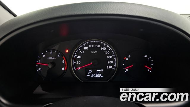 Hyundai Starex 2016 — photo 11