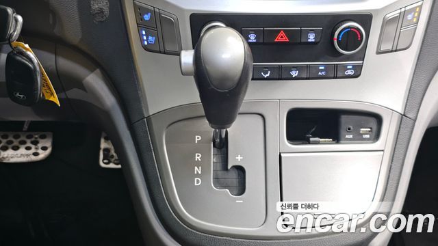 Hyundai Starex 2016 — photo 12