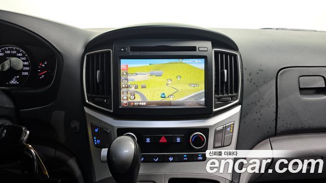 Hyundai Starex 2016 — photo 19