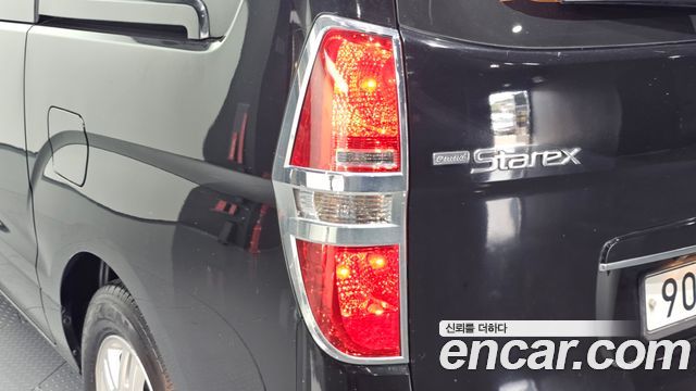 Hyundai Starex 2016 — photo 9
