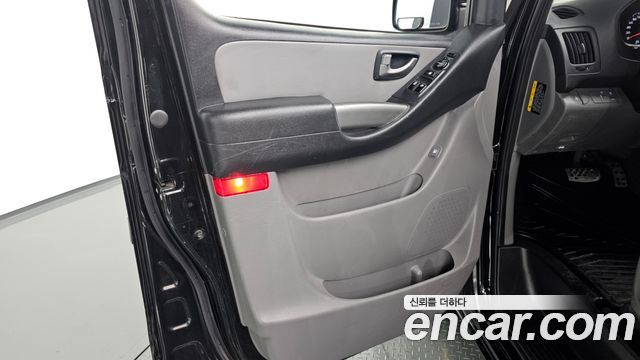Hyundai Starex 2016 — photo 14