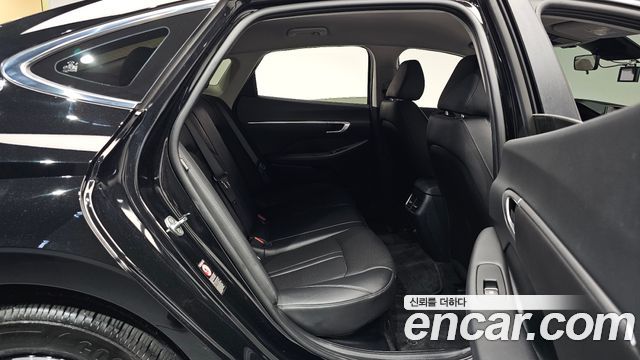 Hyundai Sonata 2022 — photo 18