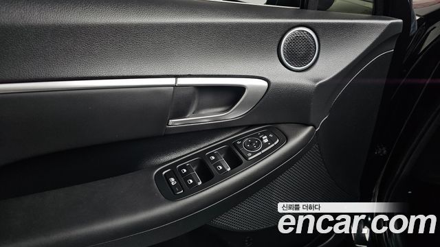 Hyundai Sonata 2022 — photo 28