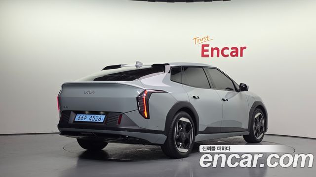 Kia EV4 2027 — photo 2