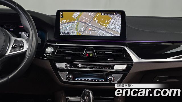 BMW 5-Series 2023 — photo 20
